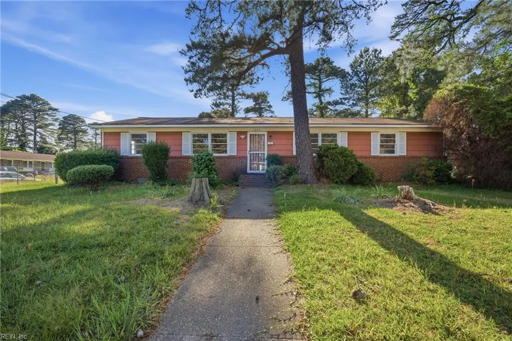 1414 Loren Cres