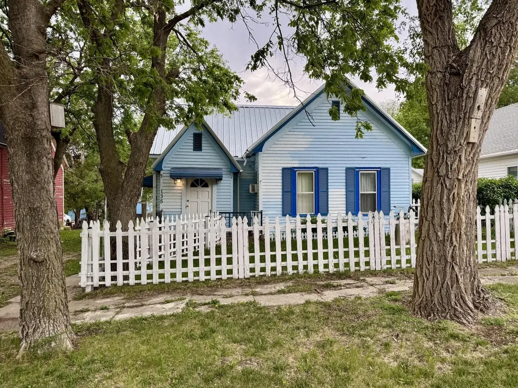 135 N 2nd Ave