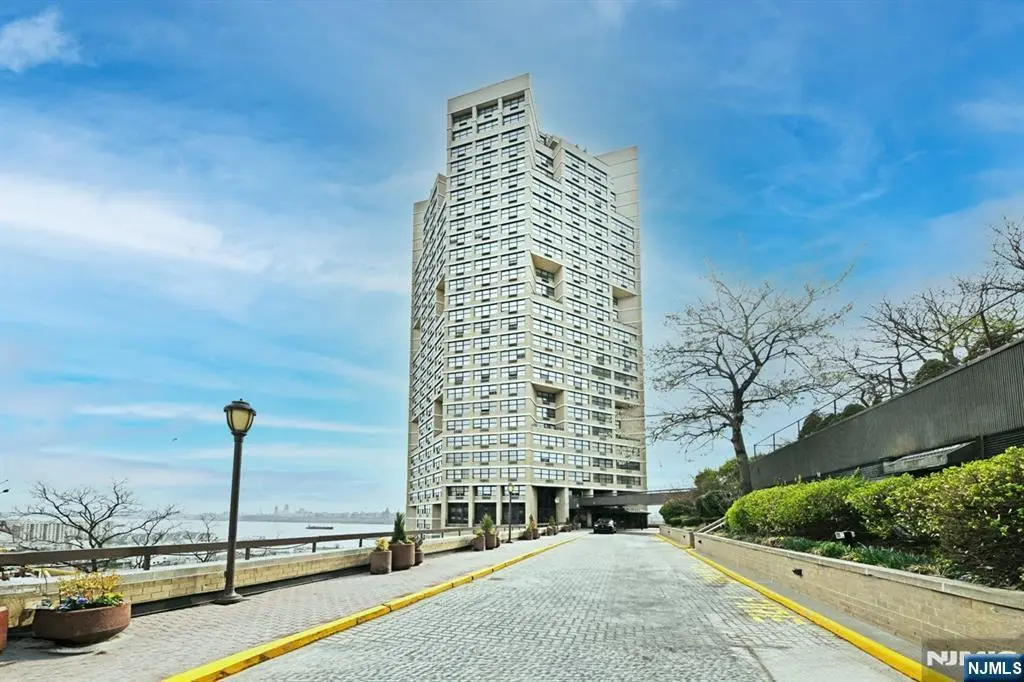 7004 BLVD E Unit 1B