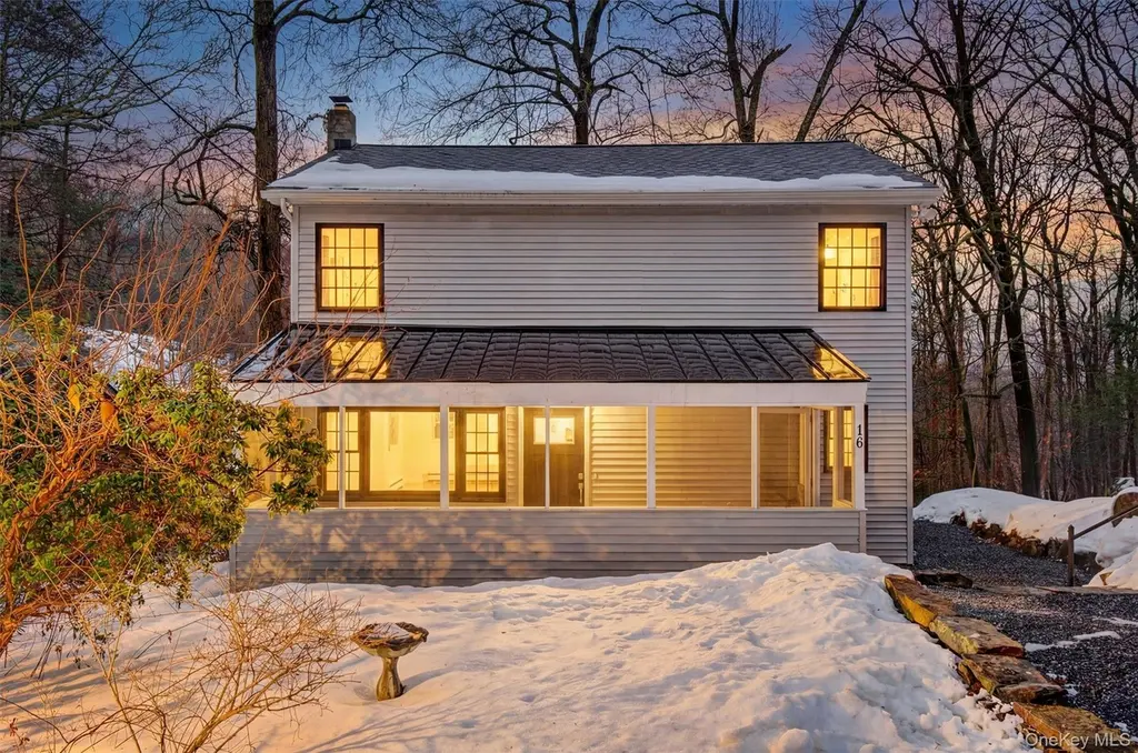 16 Cold Spring Rd