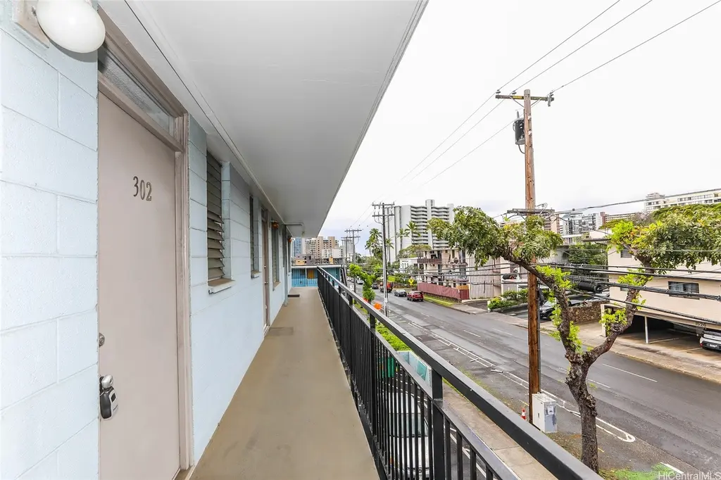 1525 Pensacola St #302