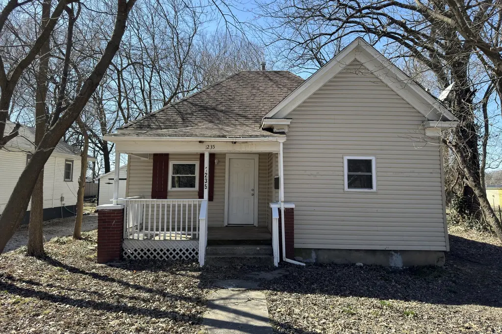 1235 N Prospect Ave