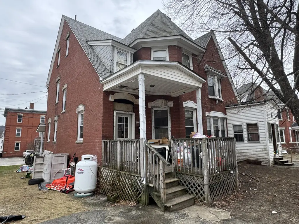 32 Erchles St