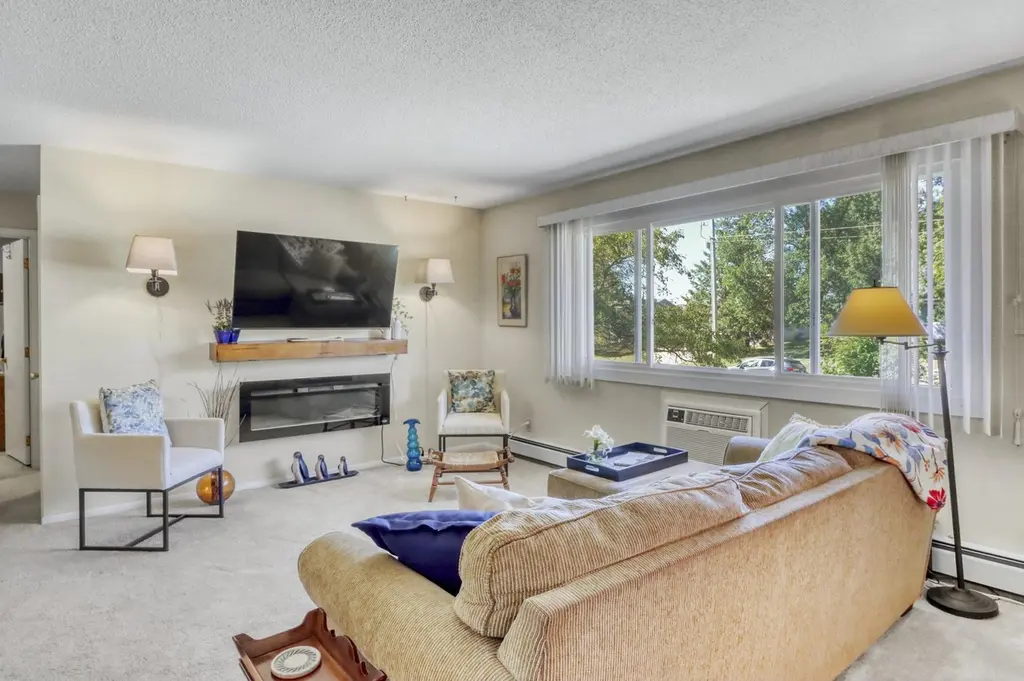 1229 Madison Ave #295