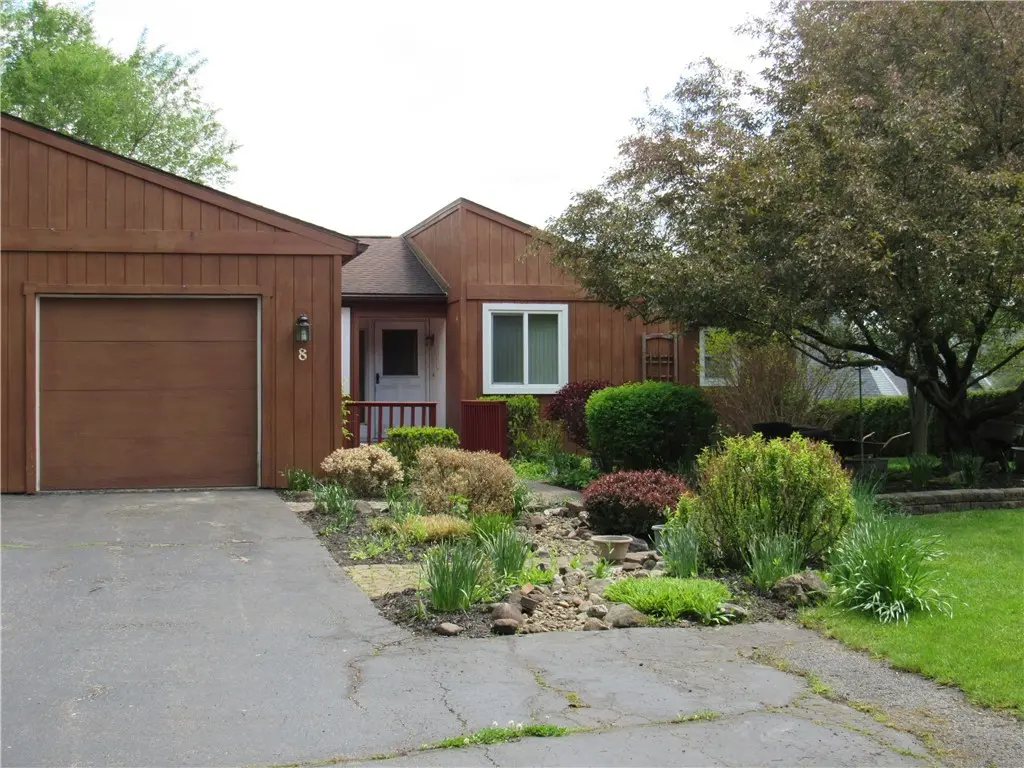 8 Hanningfield Cir