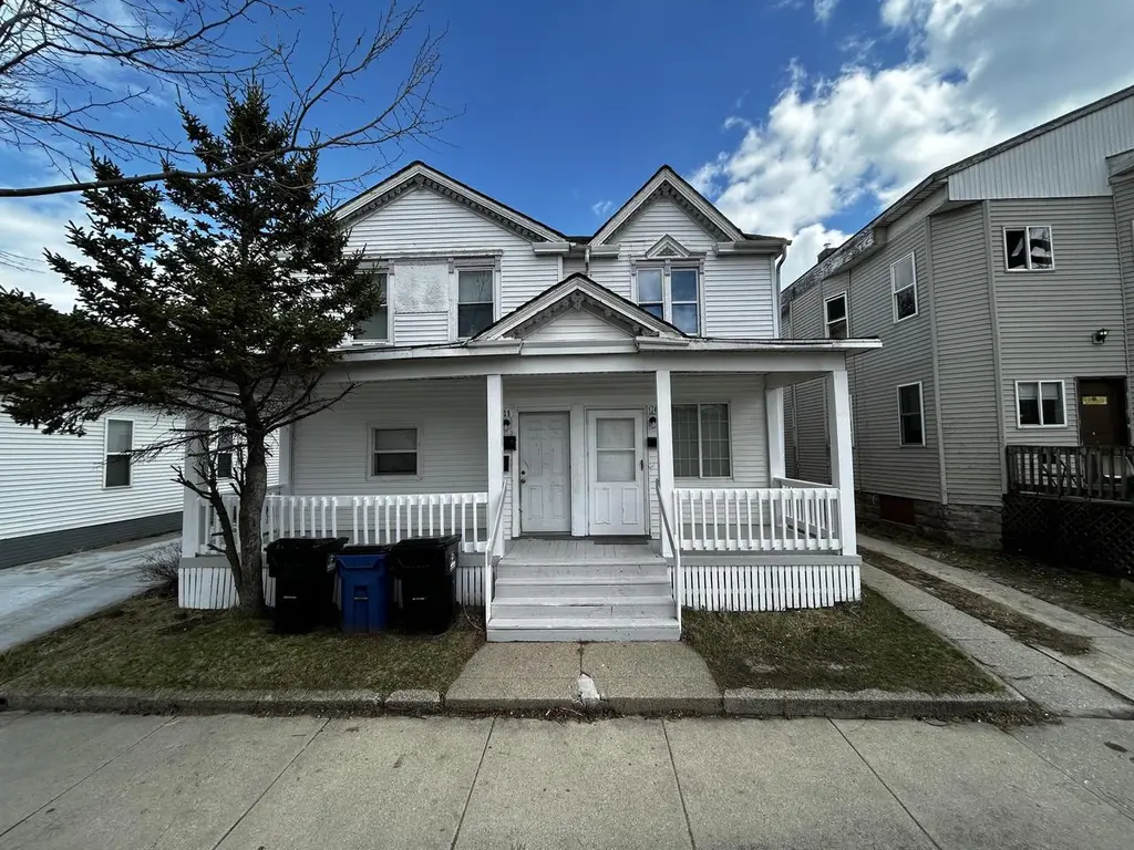 739 Villa St