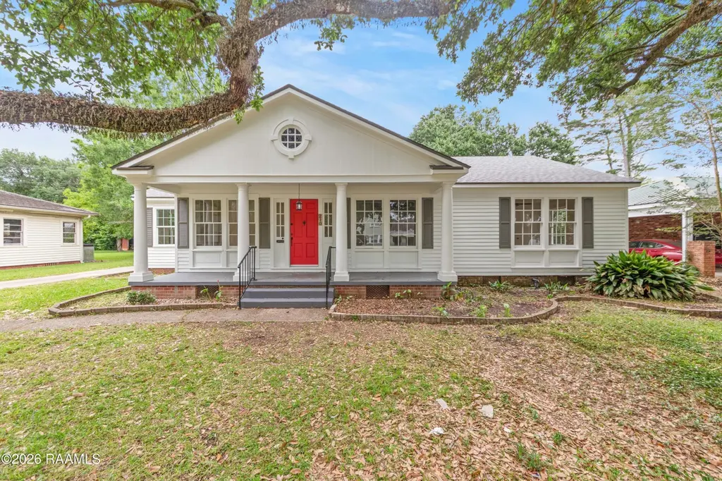 210 Country Club Dr