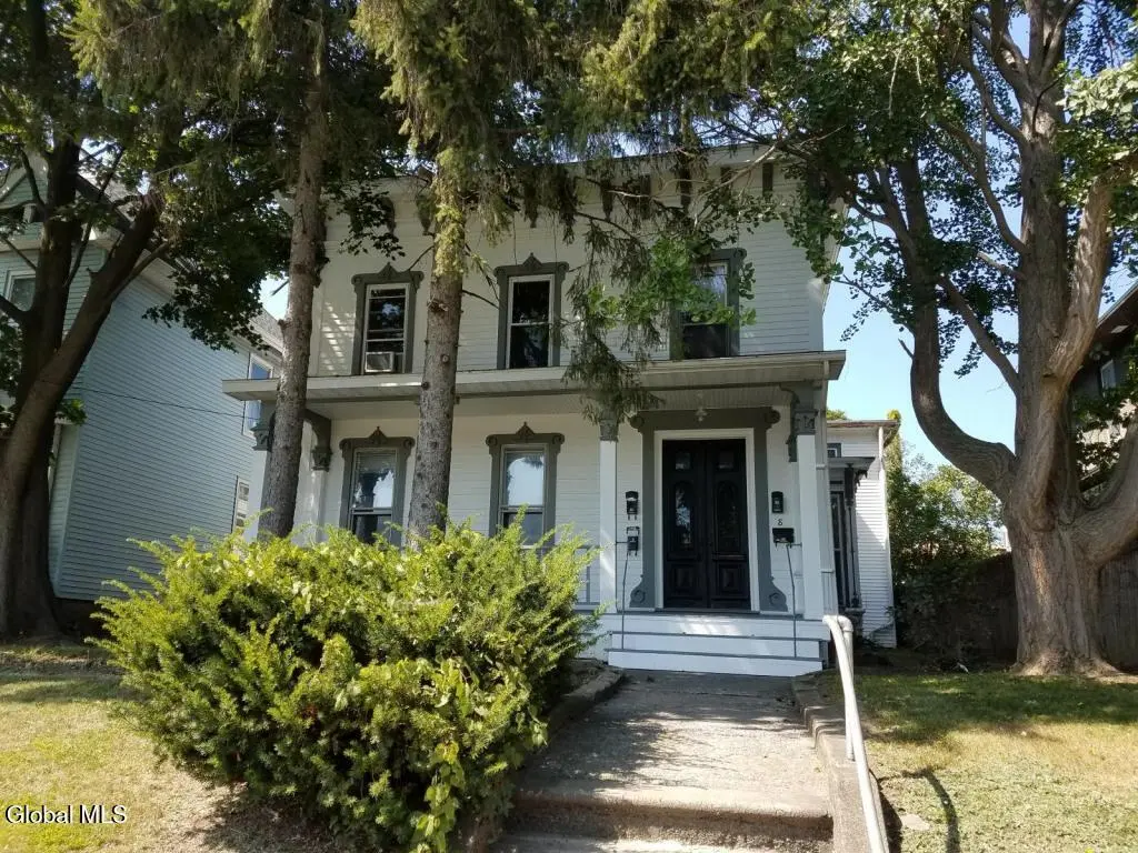 8 Saratoga Ave