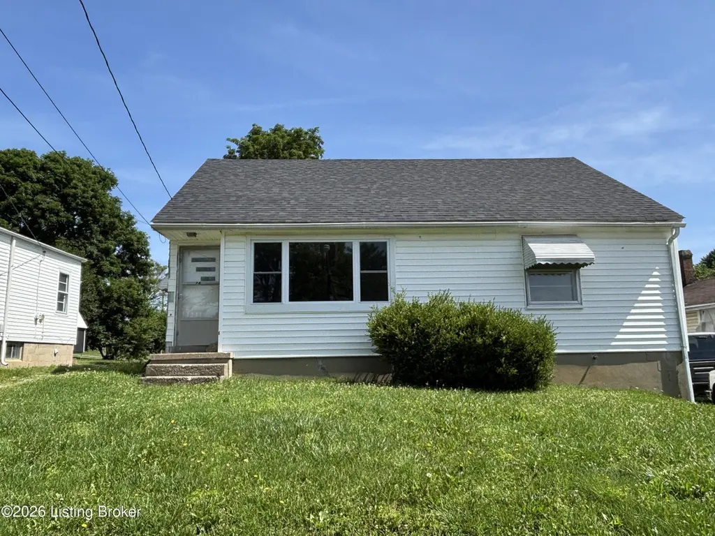 24 College St