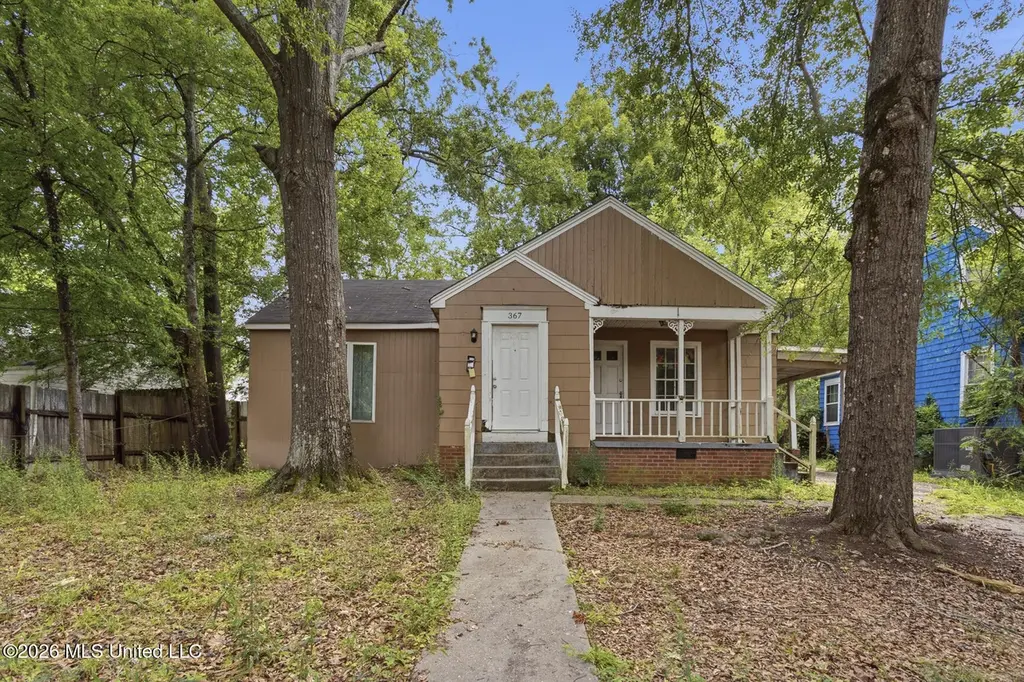 367 Iroquois Ave