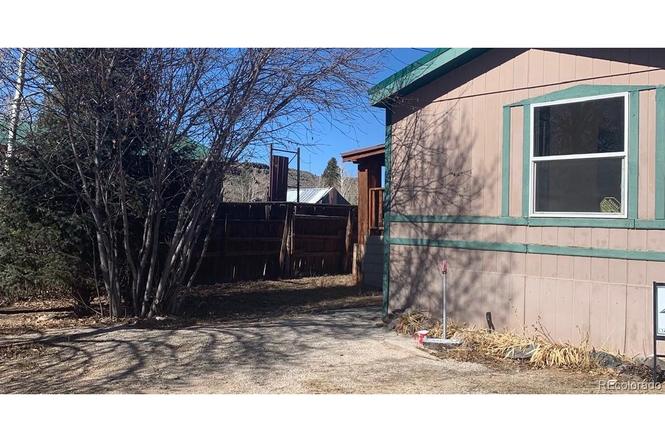 905 Salazar St