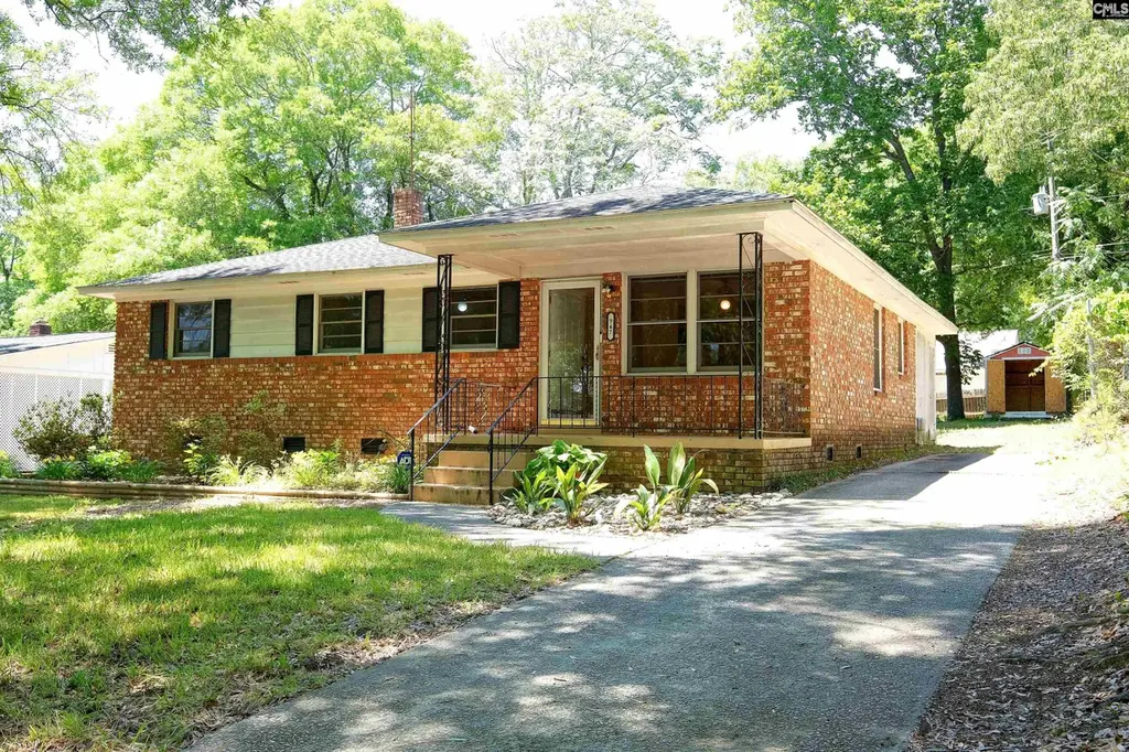 947 Laurie Ln