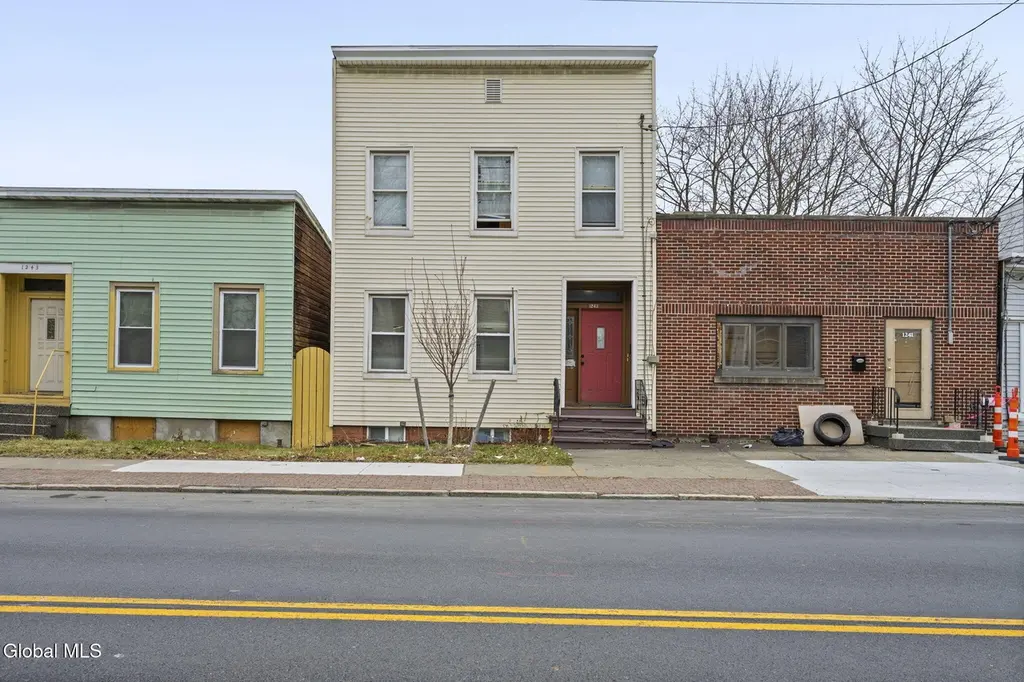 1243 Broadway