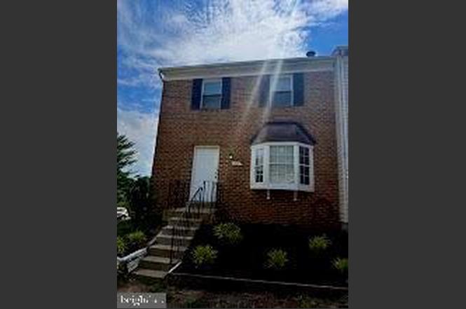 820 Holly Dr