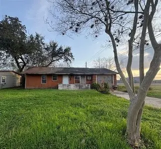 1701 E Walnut Ave