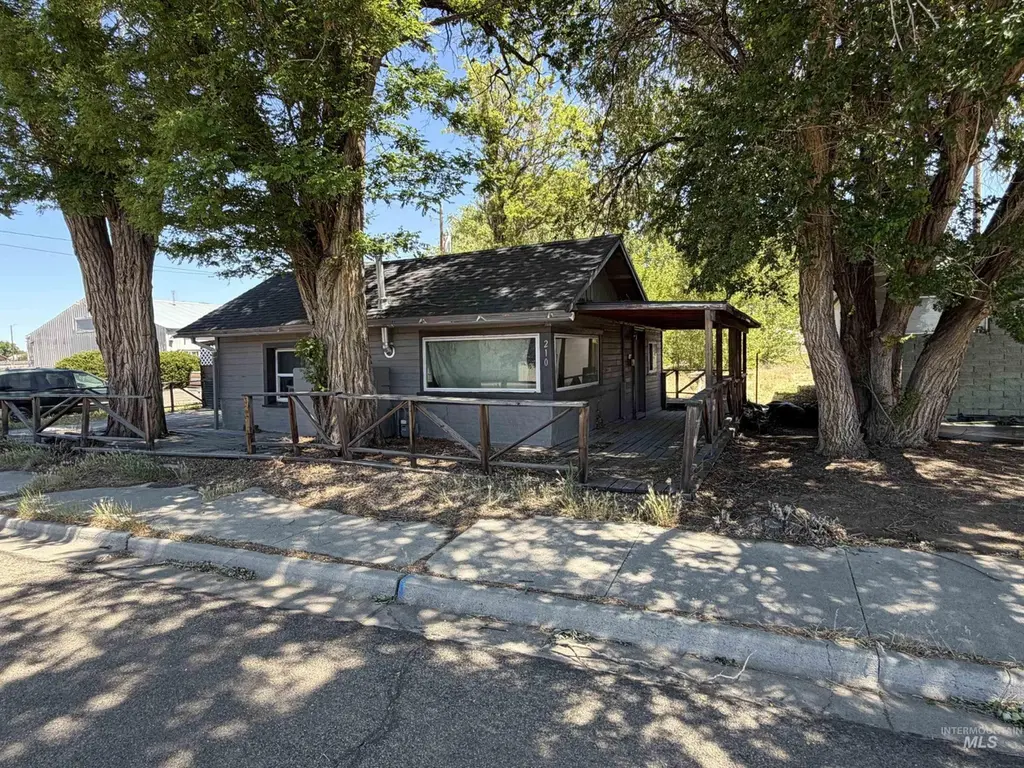 210 S 3 West