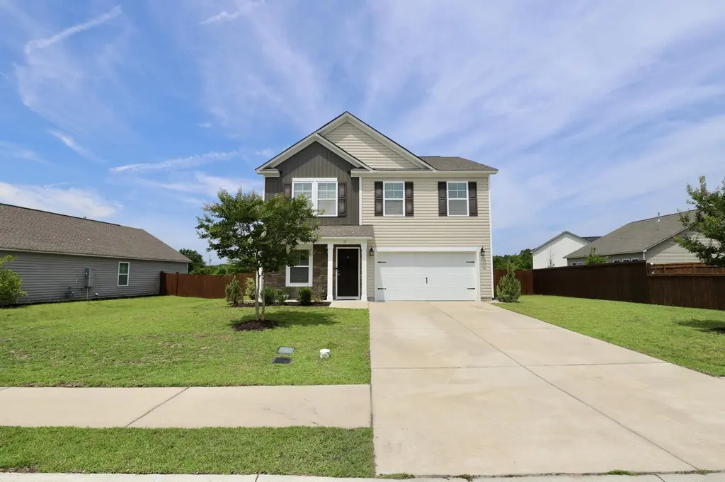 17 Carriagebrook Cir