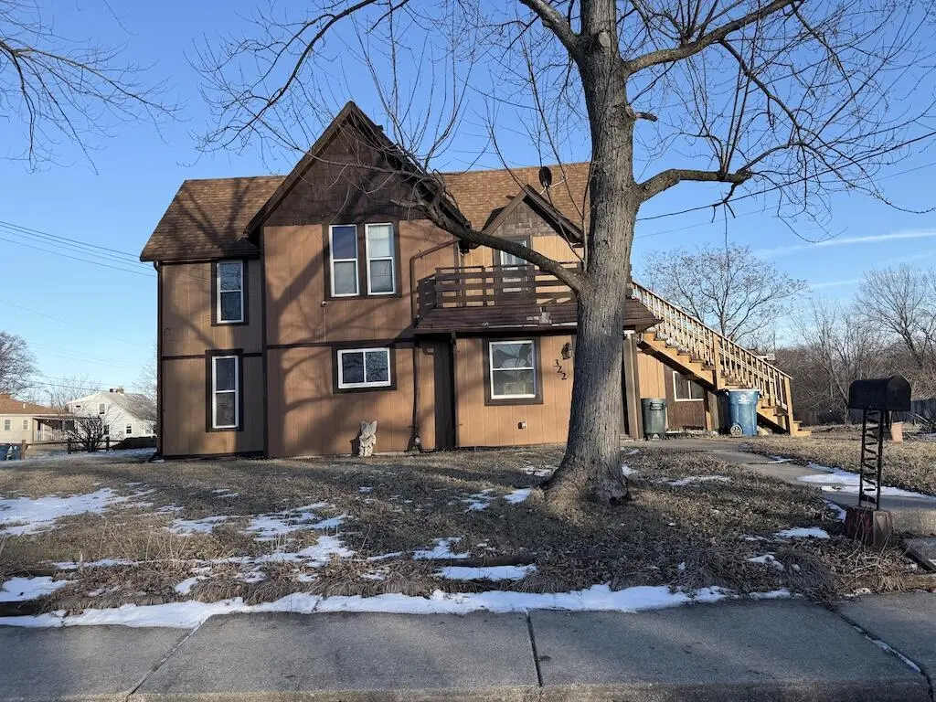 322 Burnham St