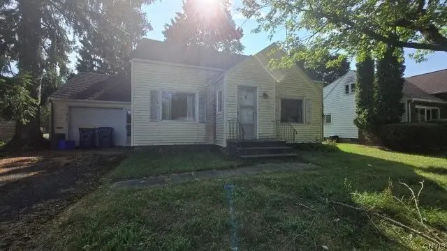 415 Meadow Rd