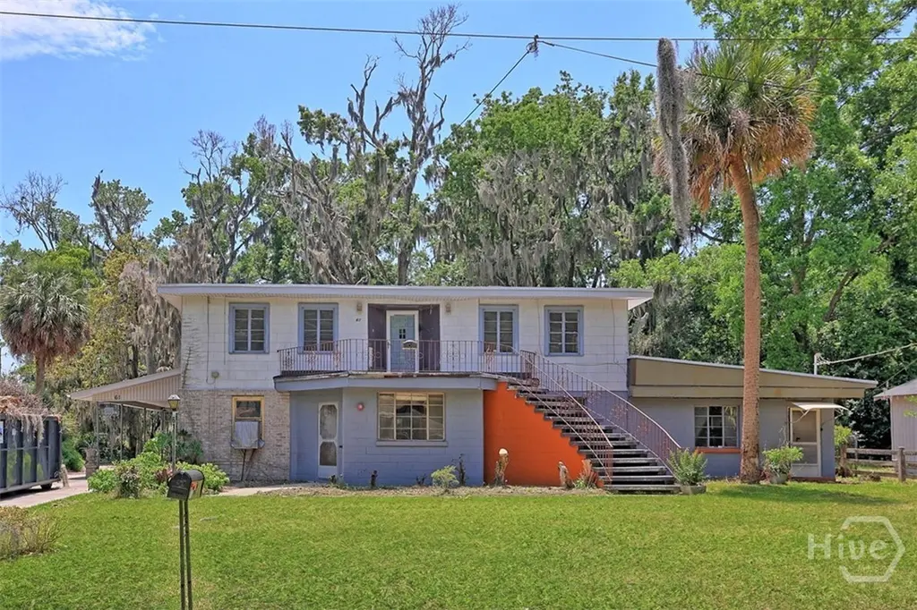 61 Saint Johns Ave