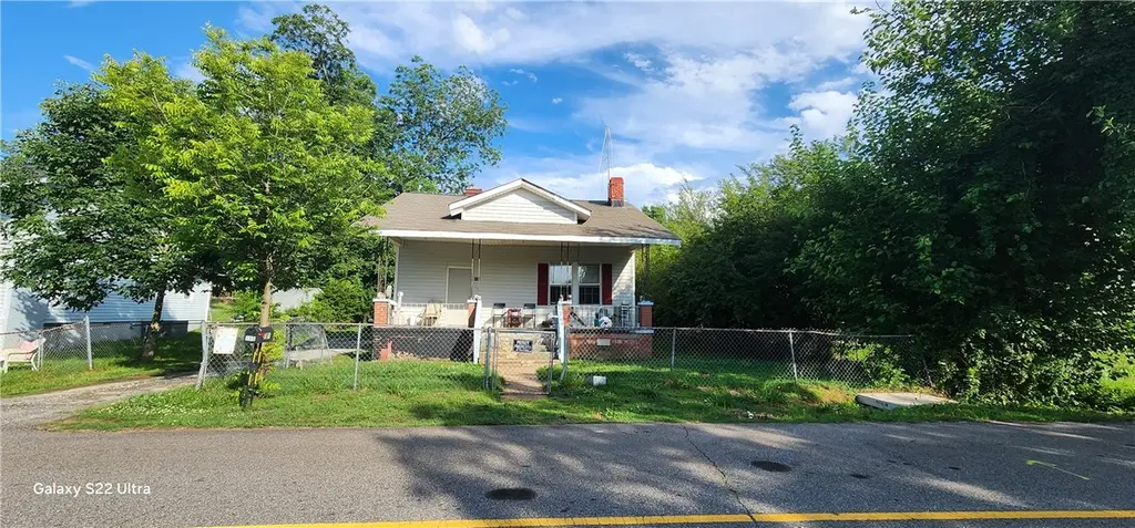 105 Hope Ave