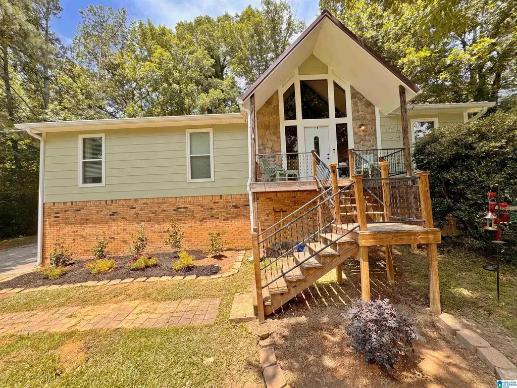 109 Yvonne Cir