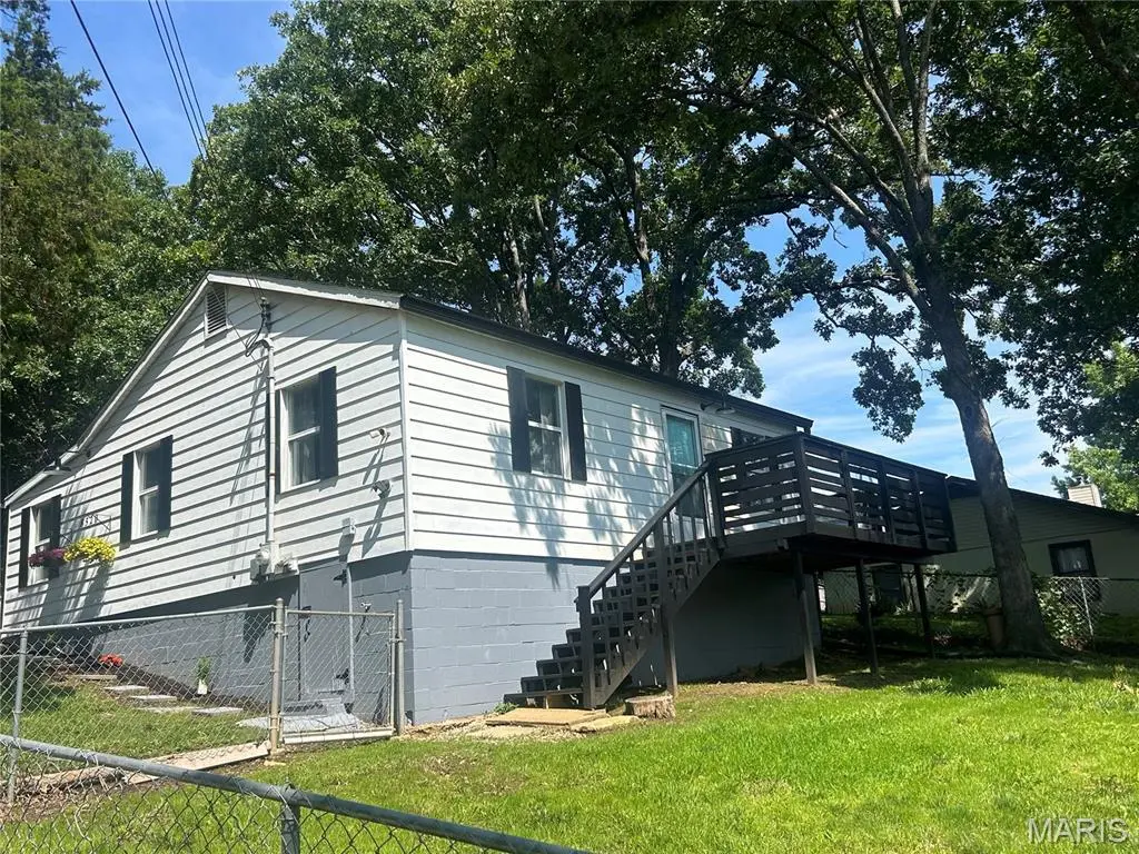 8520 Lake Dr