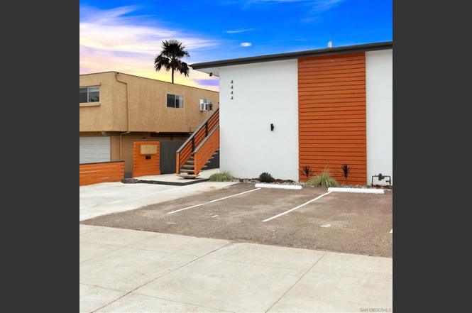 4444 49th St