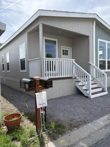 24 Crown Point Dr
