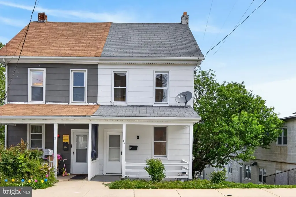 35 W Maple St