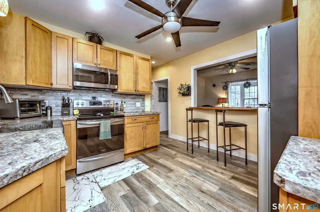 610 Wilmot Ave #4