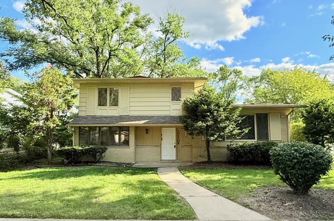 1122 W Iowa St