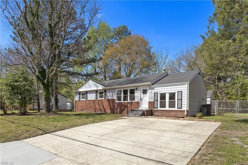 2712 Fenway Ave