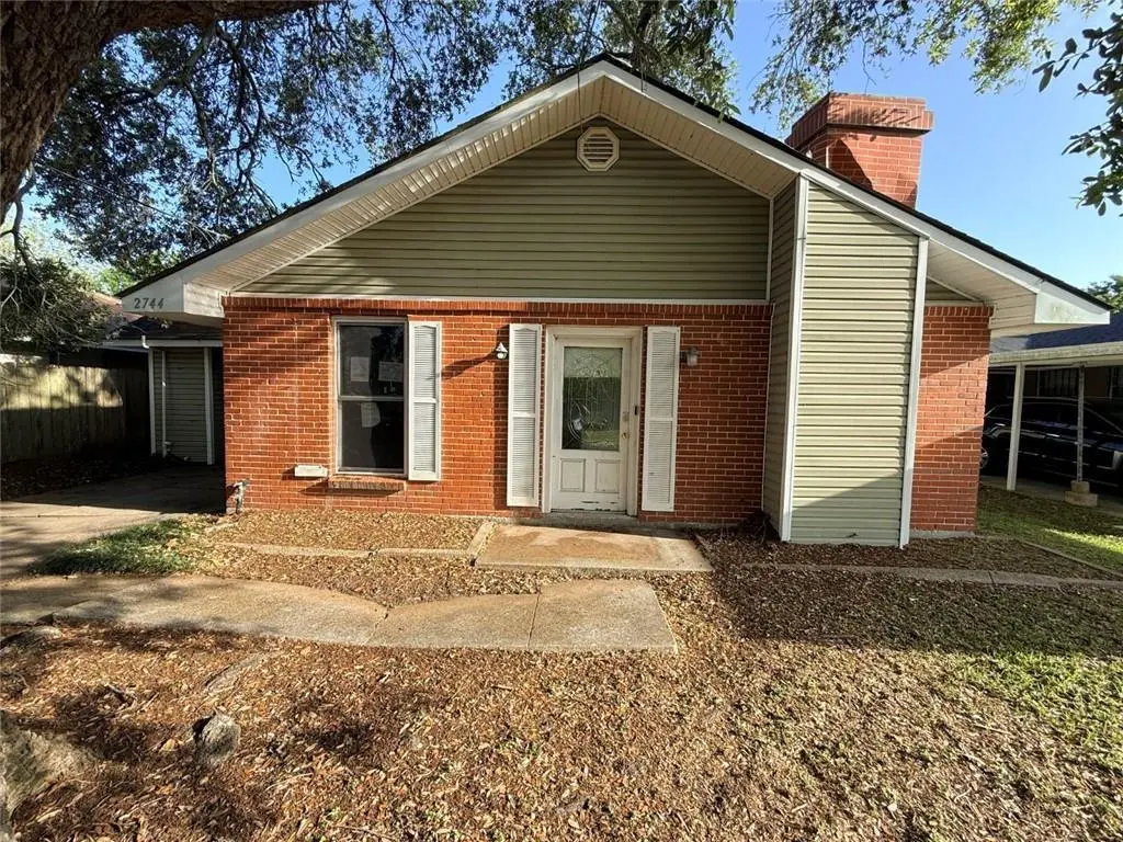 2744 Corinne Dr