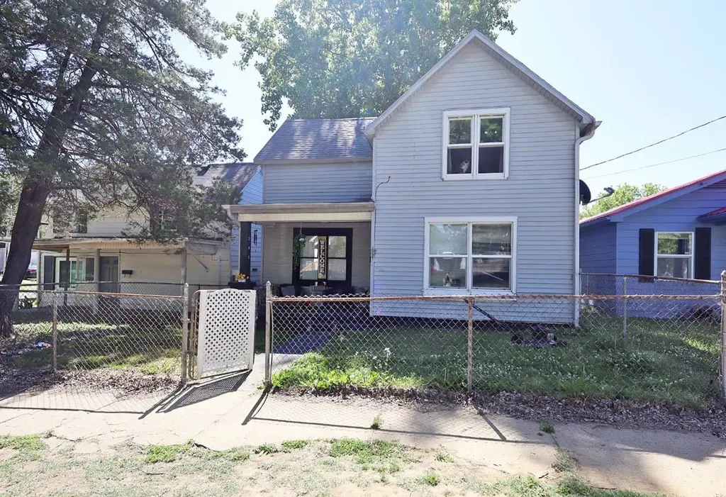 702 Letcher St