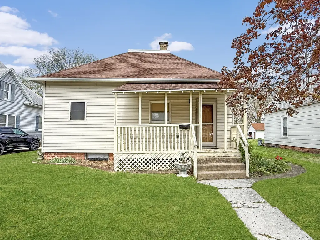 212 W Bodwell Ave