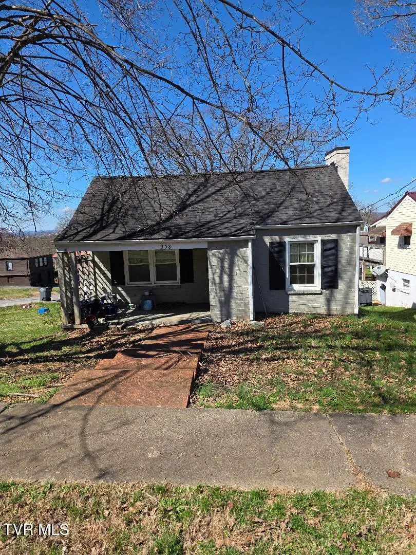 1358 Farragut Ave
