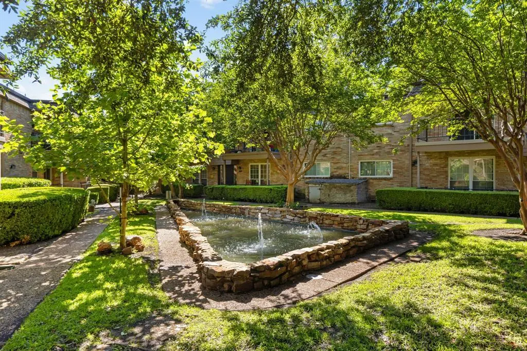 7908 Royal Ln Unit 122 B