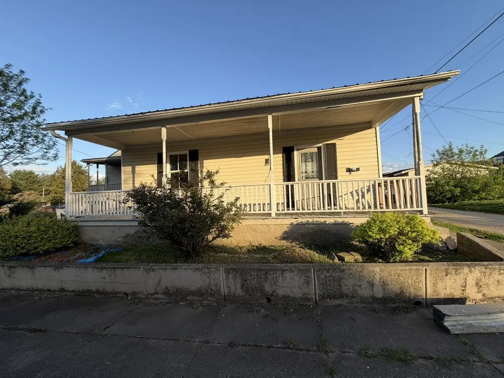 614 Mill St