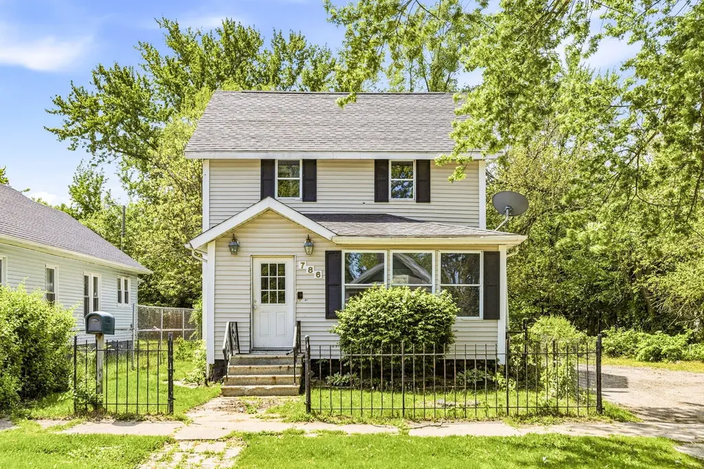 786 Buss Ave