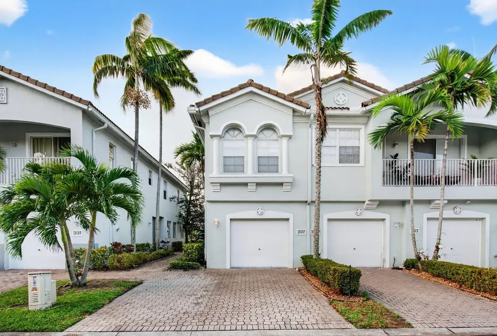 3167 Laurel Ridge Cir
