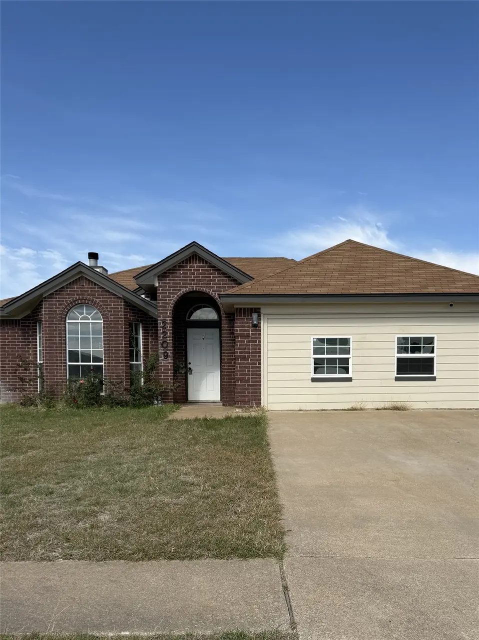 2209 Waterfall Dr