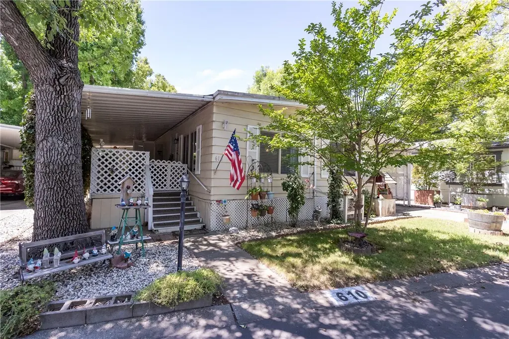 567 E Lassen #610
