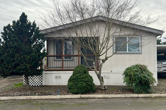 1005 Ferry St #26