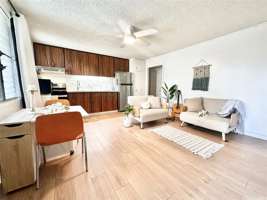 1145 Davenport St #206