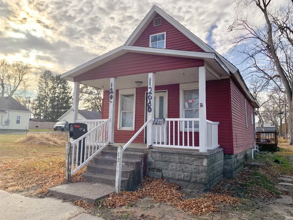 1208 Elm St