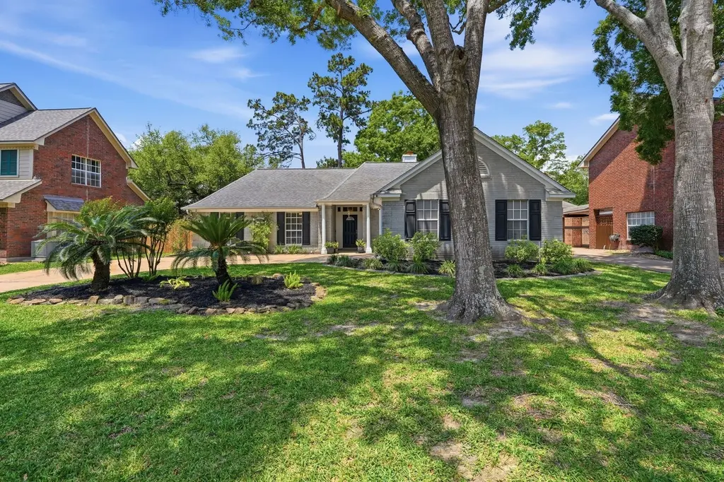 4007 Hill Springs Dr