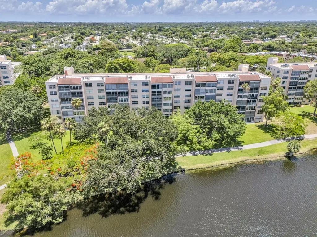 14623 Bonaire Blvd #203
