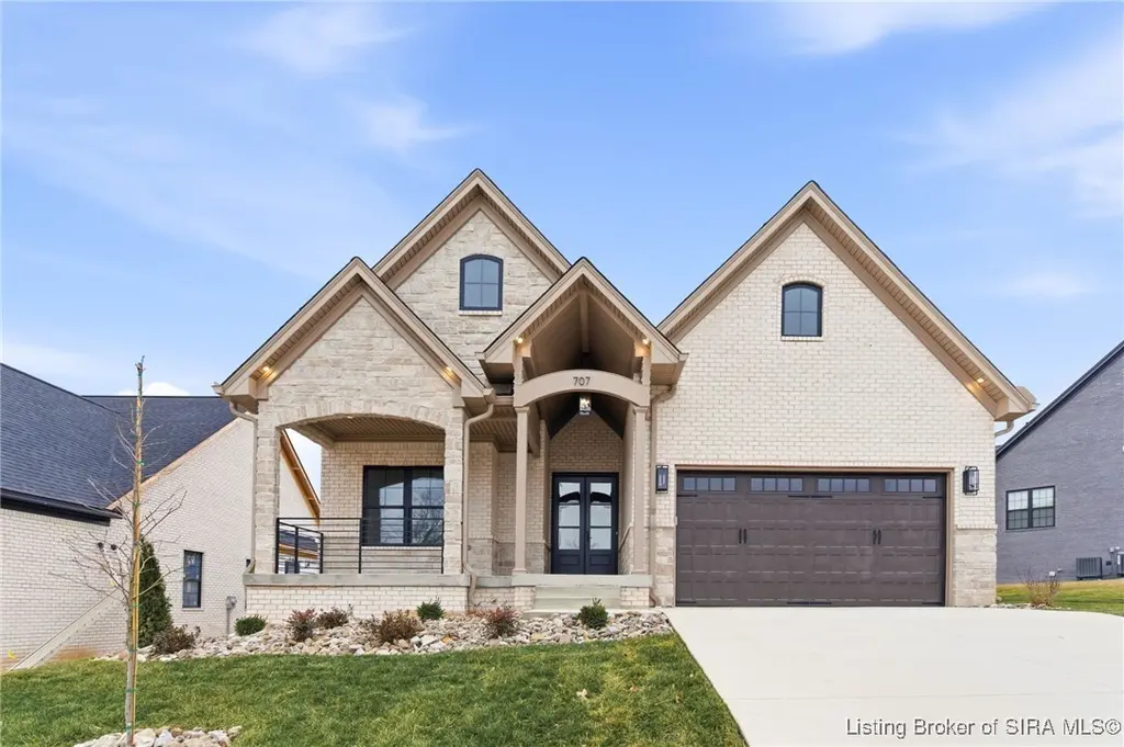 707 Lillian Way
