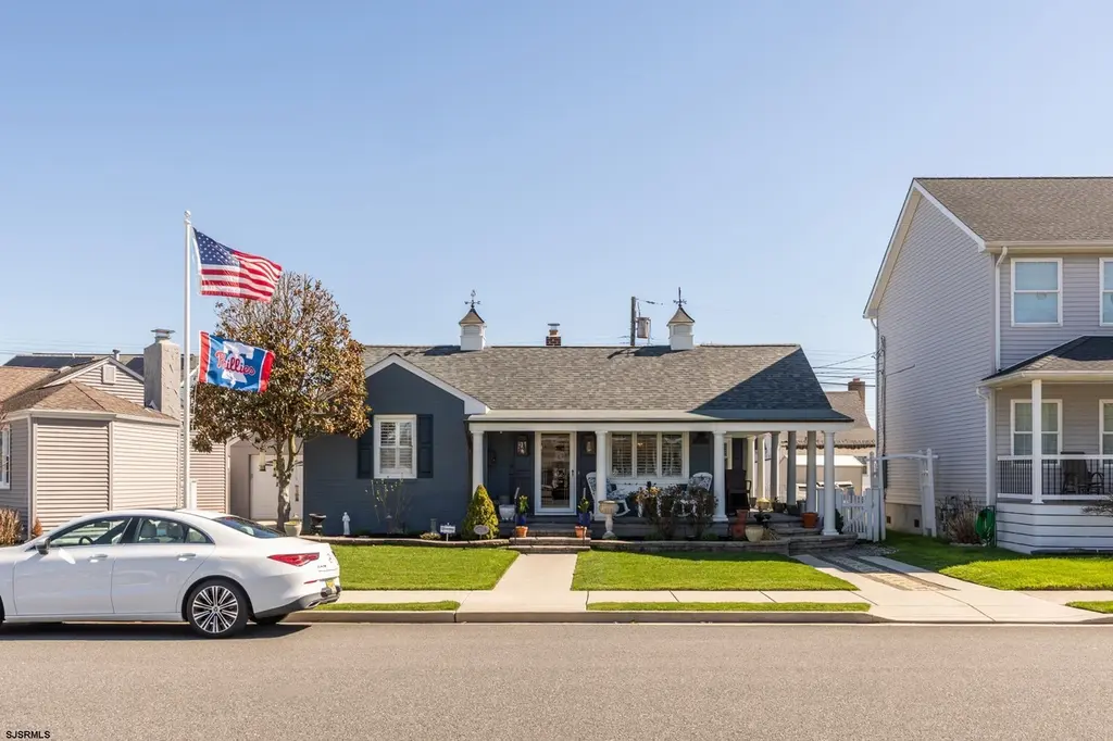 221 N Belmont Dr